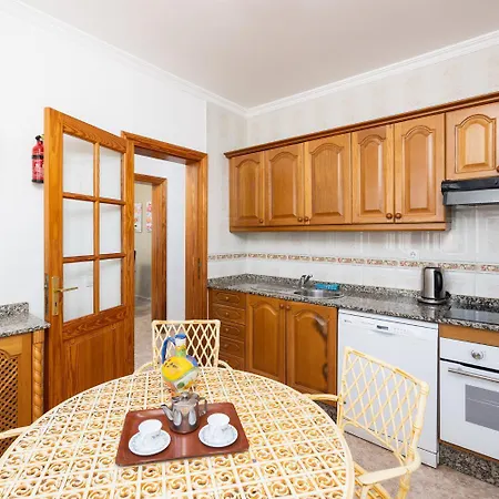 Alegranza Puerto del Carmen (Lanzarote)