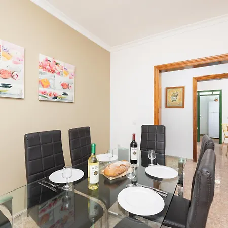 Alegranza * Puerto del Carmen (Lanzarote)