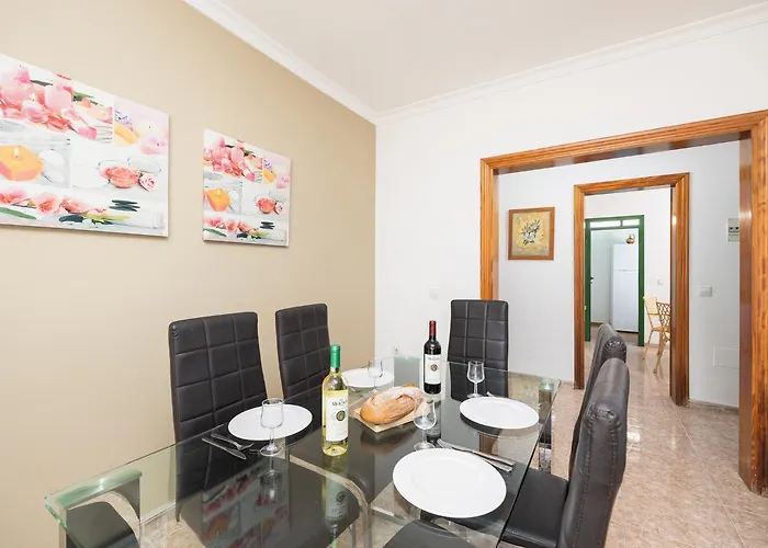 Alegranza * Puerto del Carmen (Lanzarote)