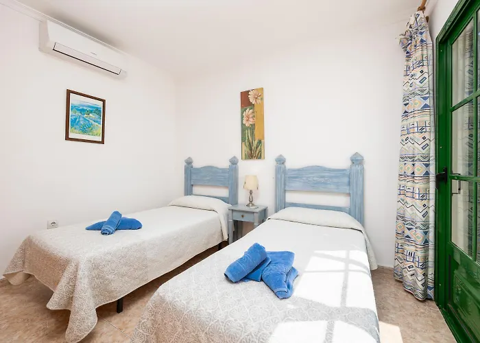 Alegranza Puerto del Carmen (Lanzarote)