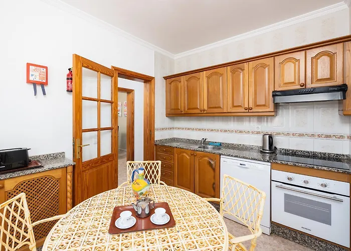 Alegranza Puerto del Carmen (Lanzarote)